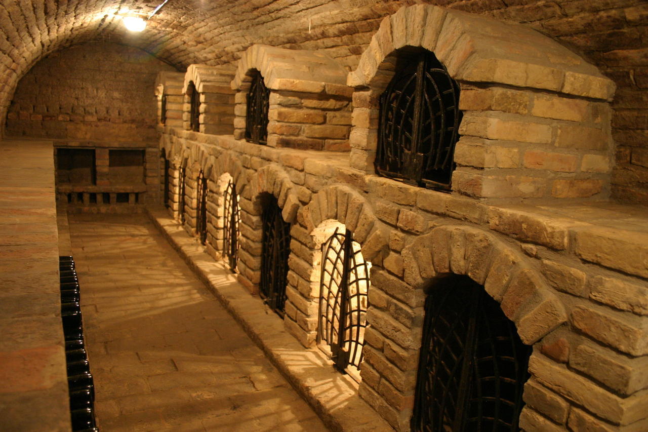 Pincelakat Borhaz Es Szalloda Csaszartoltes Exterior photo