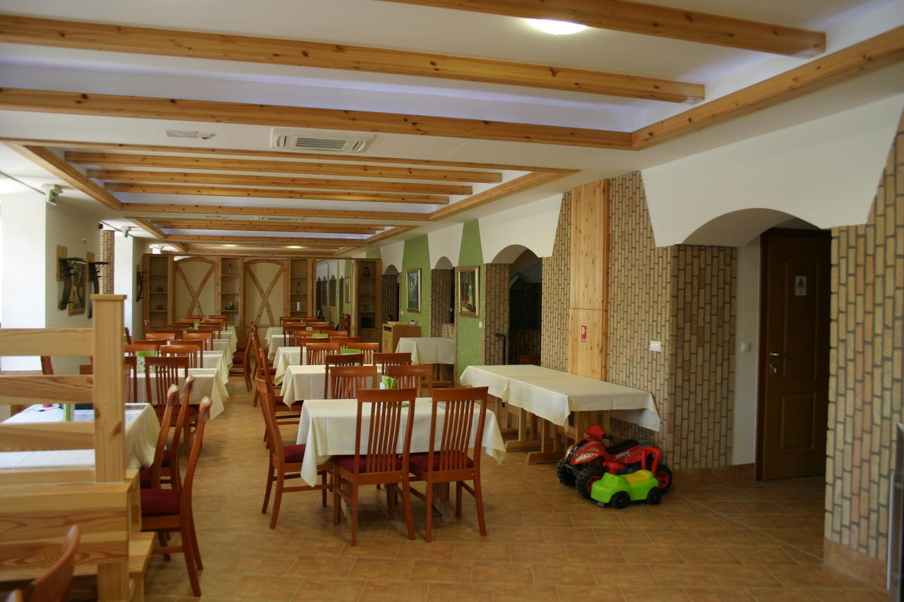 Pincelakat Borhaz Es Szalloda Csaszartoltes Exterior photo