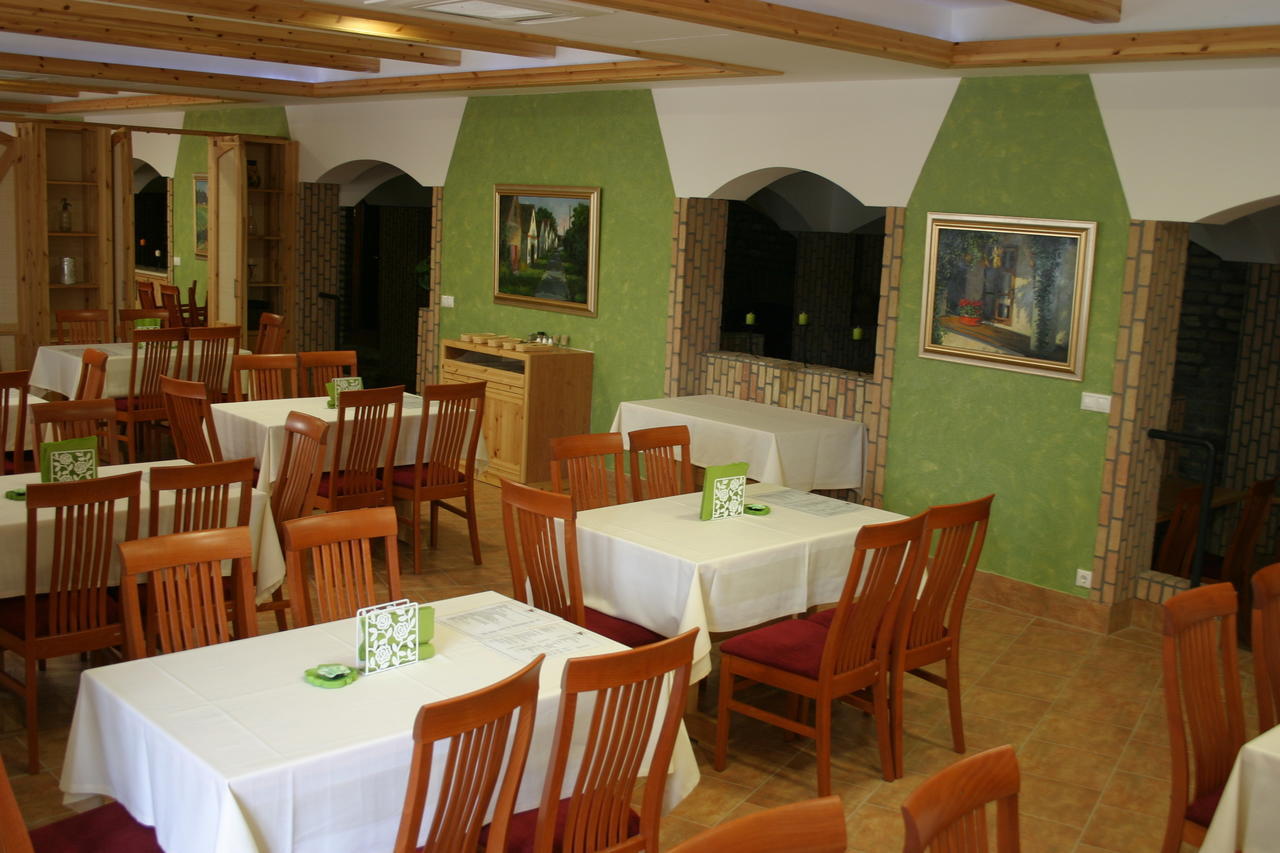 Pincelakat Borhaz Es Szalloda Csaszartoltes Exterior photo
