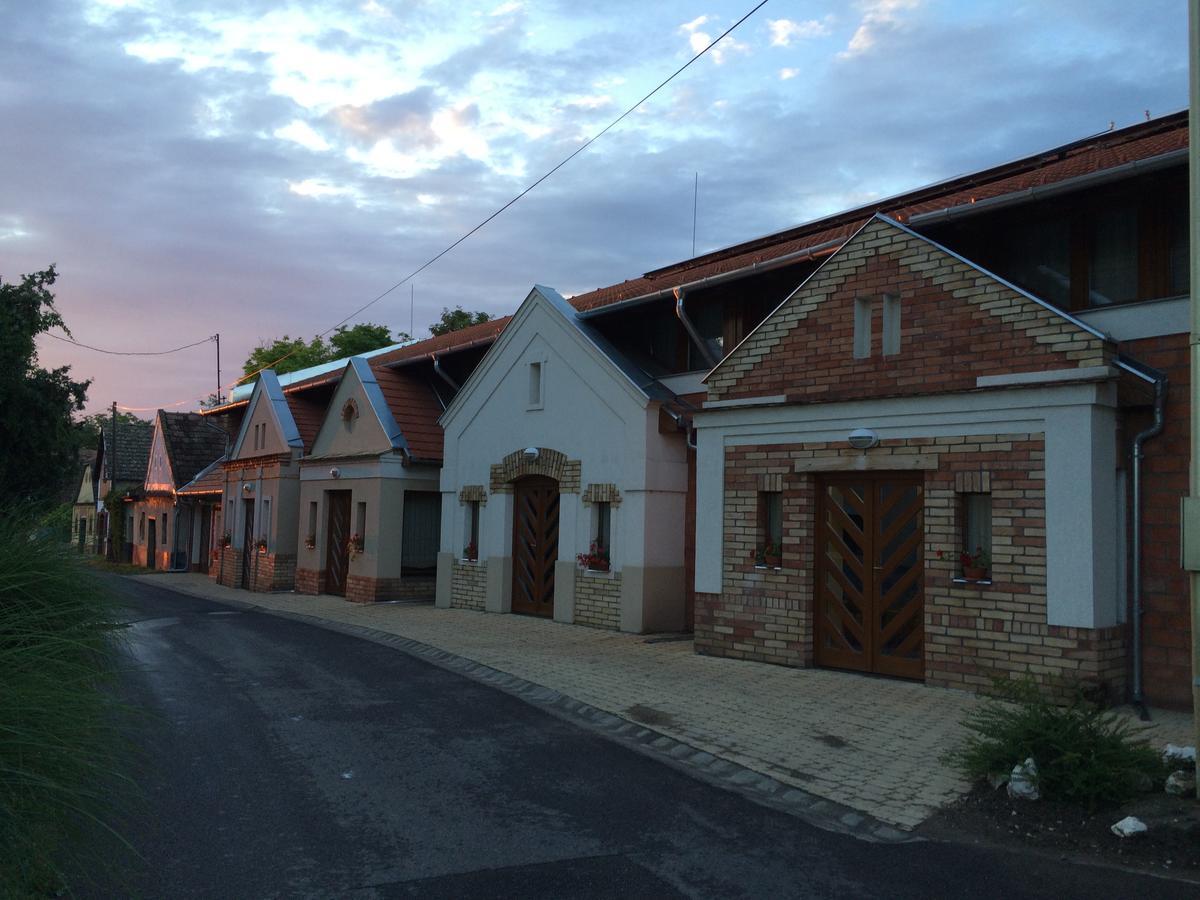 Pincelakat Borhaz Es Szalloda Csaszartoltes Exterior photo